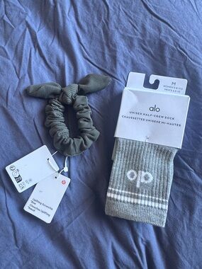 Alo Socks + Lululemon Scrunchy Bundle | Medium | Grey + Forest Green | NWT